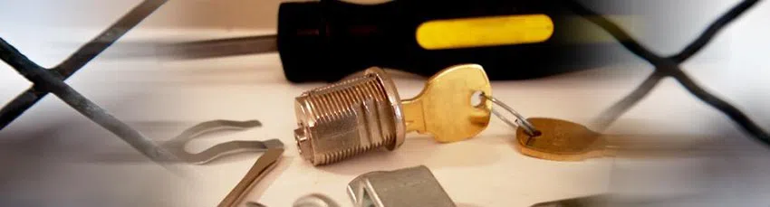 Community Locksmith Store Tucson, AZ 520-226-3837 - changing-locks